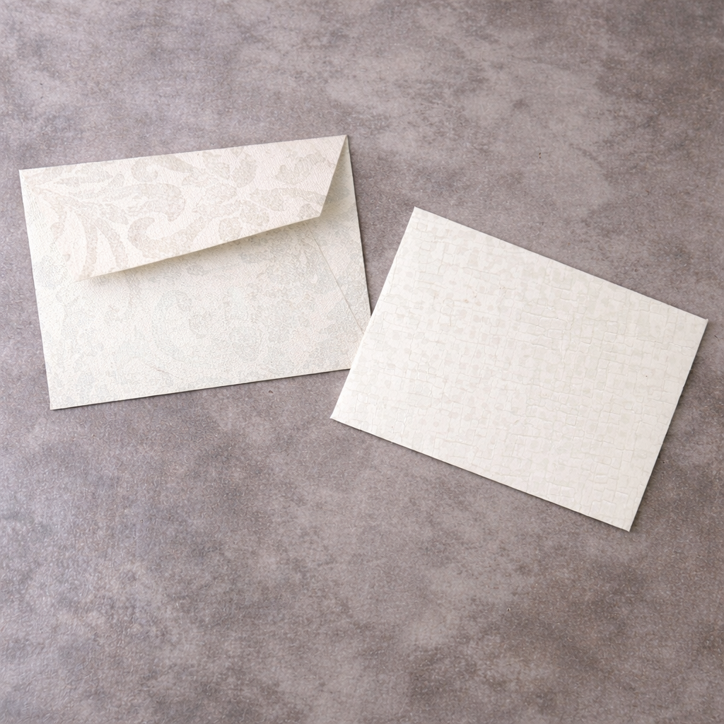 Briefumschläge aus Tapete – 2 Stück; A6; weiss schimmernd