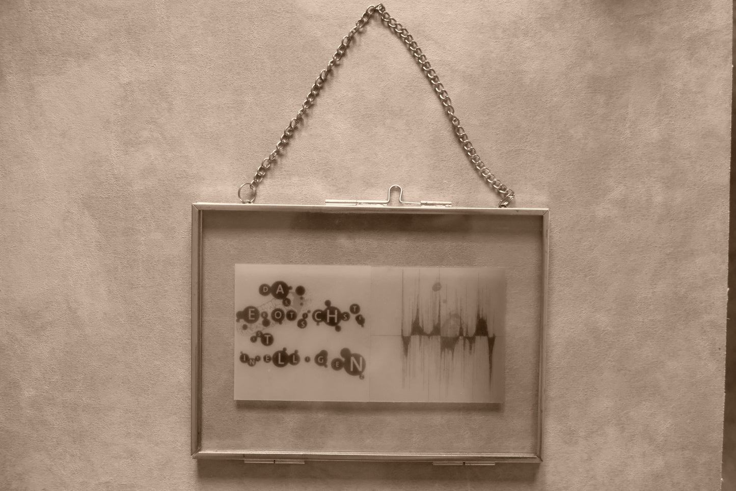 YAGEMEDIA Grafik „Das Erotischste ist Intelligenz“ – Typografische Kunst mit starkem Statement