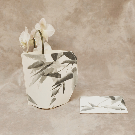 Tapetenvase und Kuvert, Bambus – Upcycling