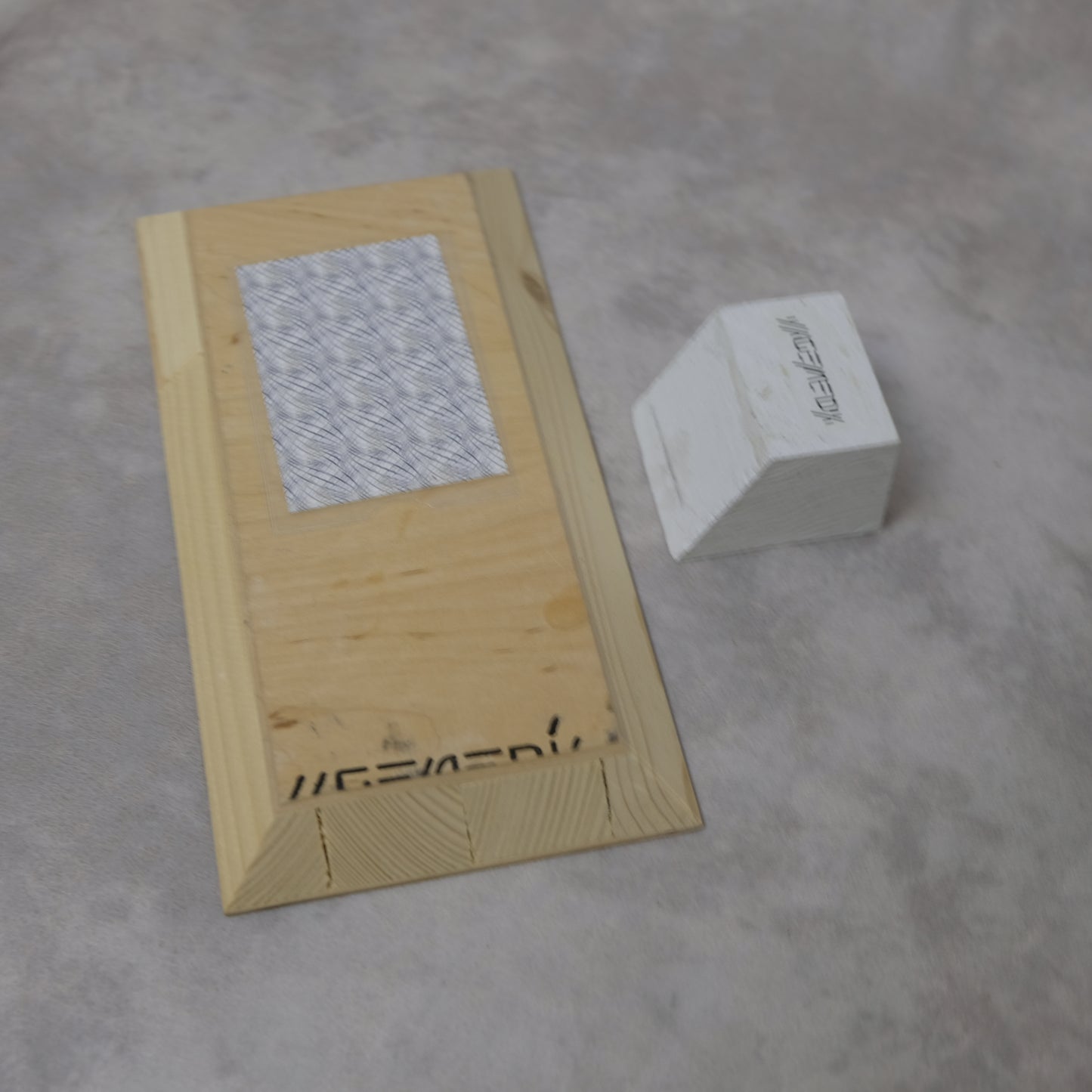 YAGEMEDIA Grafik „Dogs“ – Dackel-Porträt auf Birke