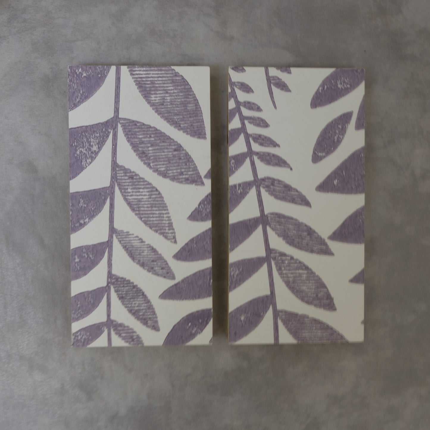 Paket: 2 Tapetenbilder und 2 Postkarten „Blätter Tapete“