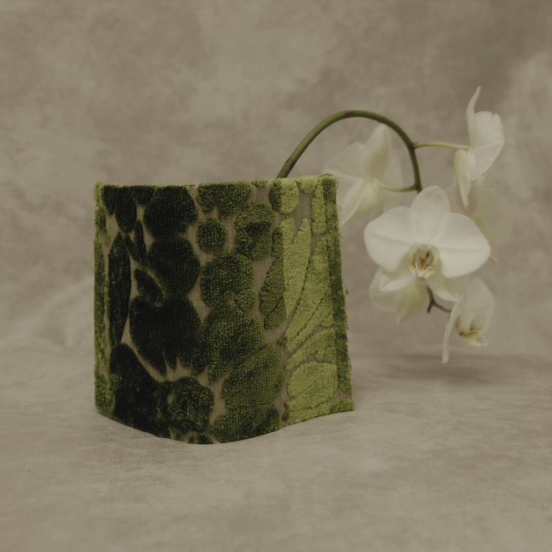 Tapetenvase mit Stoff ummantelt Grün/Streifen