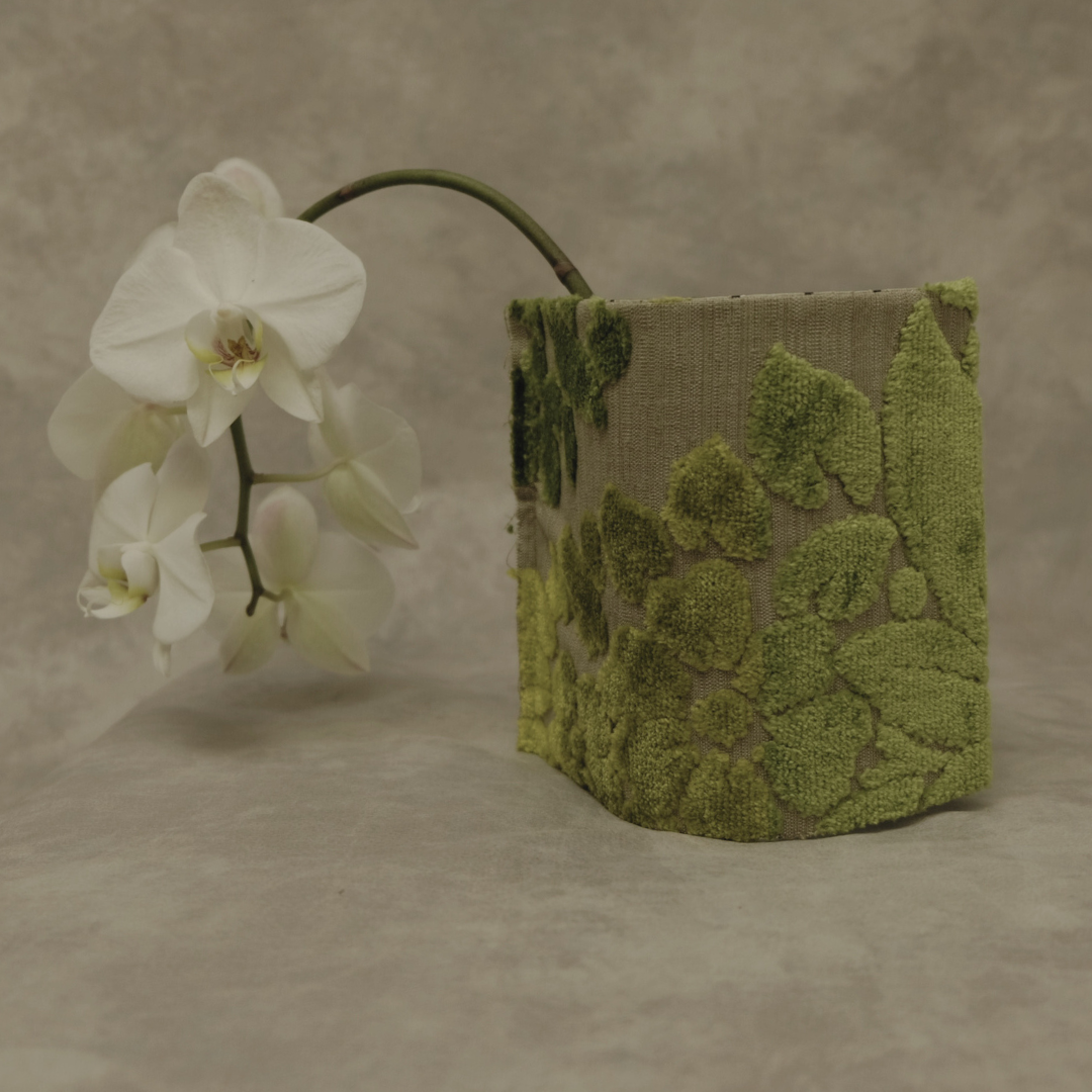 Tapetenvase mit Stoff ummantelt Grün/Streifen