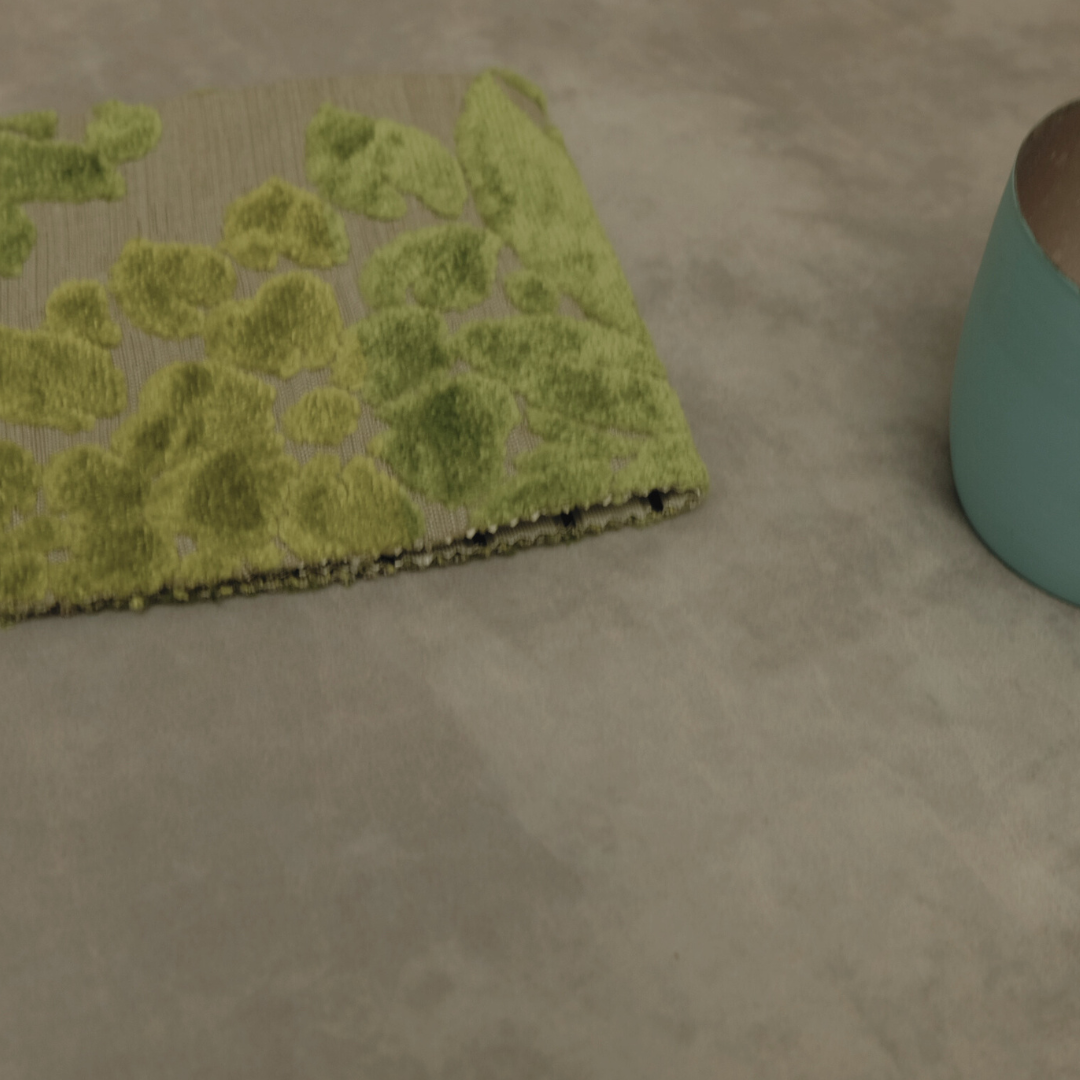 Tapetenvase mit Stoff ummantelt Grün/Streifen