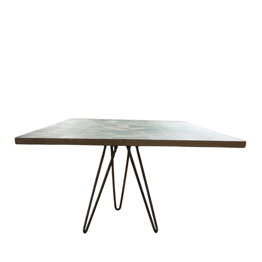 Tisch 70er Style „KQD“ Blau/Grün – Minimalistische Eleganz in Form und Farbe